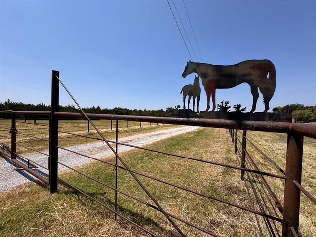 2801 S Peebly Road, Choctaw, OK 73020
