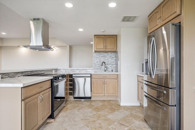 2001 Holcombe Boulevard 2104, Houston, TX 77030