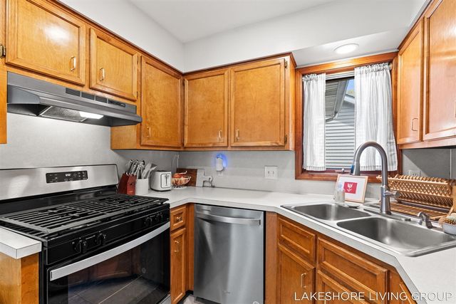 1065 Superior Court, Holland, MI 49424
