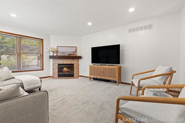 1065 Superior Court, Holland, MI 49424