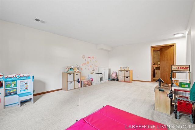 1065 Superior Court, Holland, MI 49424