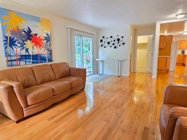 3 Blueberry Hill Ln, Ashland, MA 01721