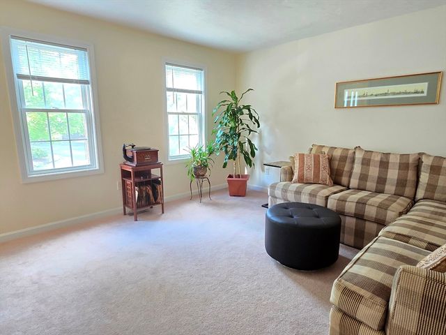 3 Blueberry Hill Ln, Ashland, MA 01721