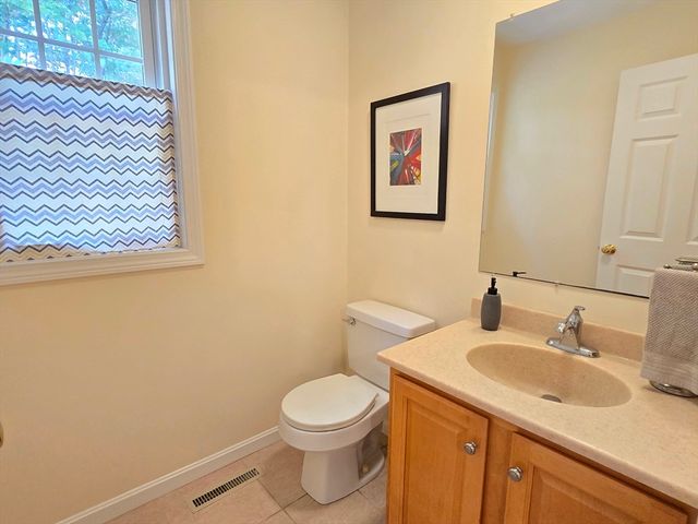 3 Blueberry Hill Ln, Ashland, MA 01721