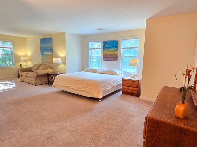 3 Blueberry Hill Ln, Ashland, MA 01721