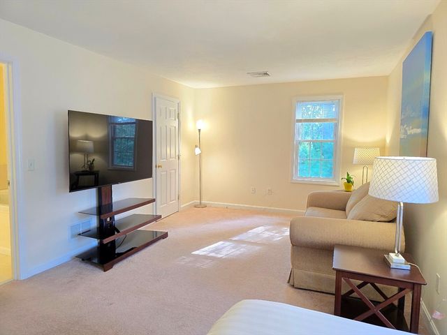 3 Blueberry Hill Ln, Ashland, MA 01721