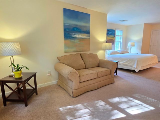 3 Blueberry Hill Ln, Ashland, MA 01721