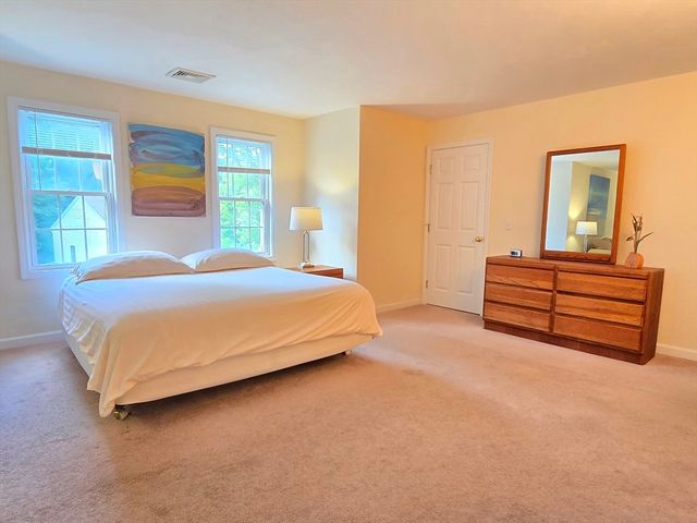 3 Blueberry Hill Ln, Ashland, MA 01721