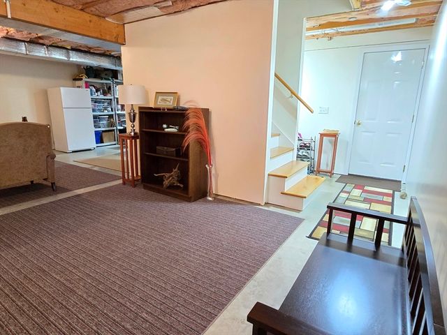 3 Blueberry Hill Ln, Ashland, MA 01721