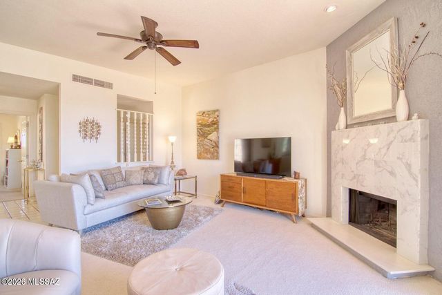 784 E Camino Diestro, Oro Valley, AZ 85704