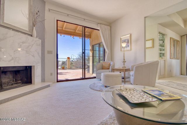 784 E Camino Diestro, Oro Valley, AZ 85704