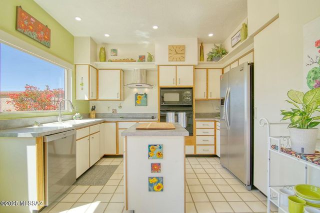 784 E Camino Diestro, Oro Valley, AZ 85704