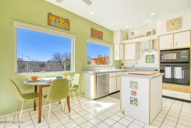 784 E Camino Diestro, Oro Valley, AZ 85704