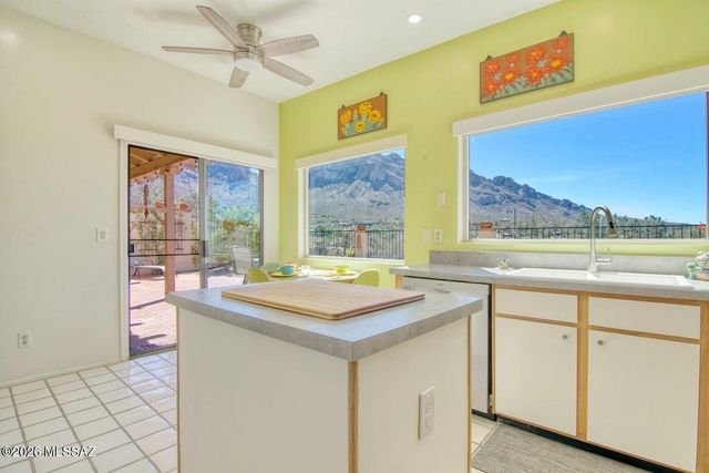 784 E Camino Diestro, Oro Valley, AZ 85704