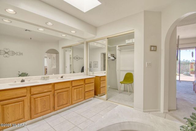 784 E Camino Diestro, Oro Valley, AZ 85704