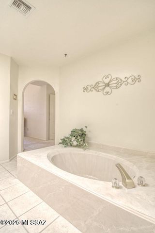 784 E Camino Diestro, Oro Valley, AZ 85704