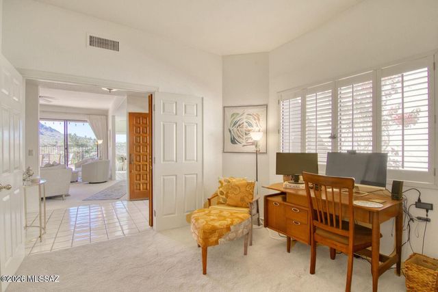 784 E Camino Diestro, Oro Valley, AZ 85704