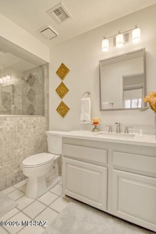 784 E Camino Diestro, Oro Valley, AZ 85704