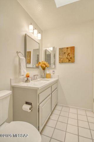 784 E Camino Diestro, Oro Valley, AZ 85704