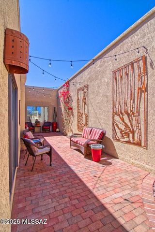 784 E Camino Diestro, Oro Valley, AZ 85704