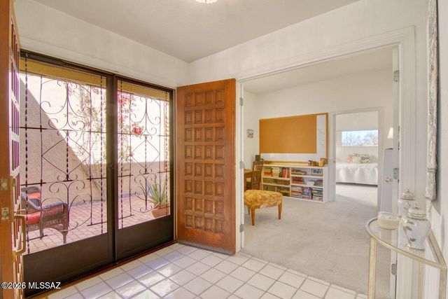 784 E Camino Diestro, Oro Valley, AZ 85704