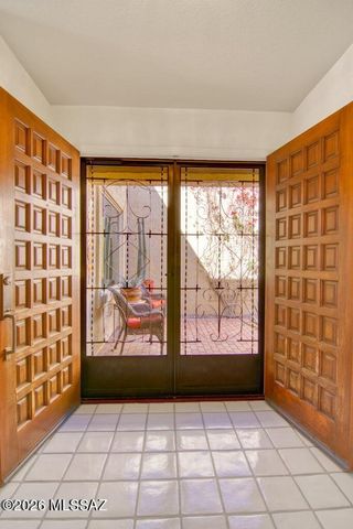 784 E Camino Diestro, Oro Valley, AZ 85704