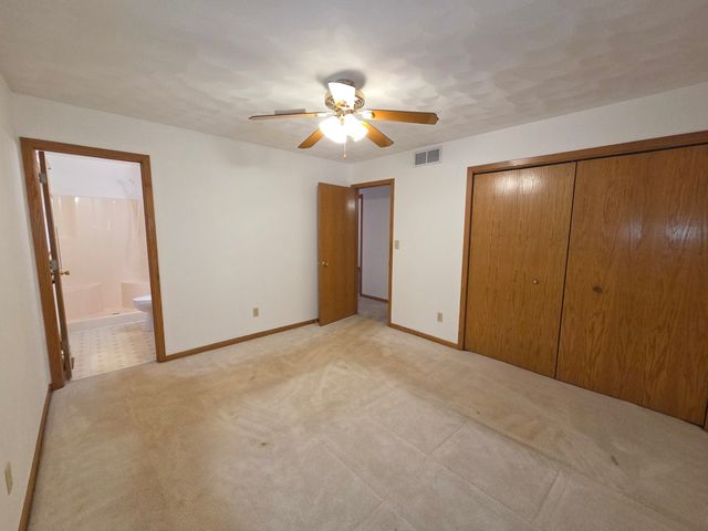 5836 LONGEST Drive, South Beloit, IL 61080