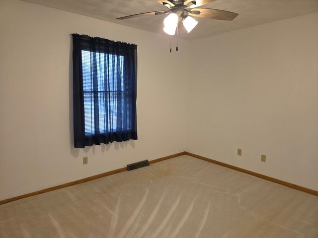 5836 LONGEST Drive, South Beloit, IL 61080