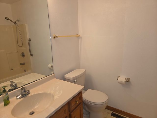 5836 LONGEST Drive, South Beloit, IL 61080