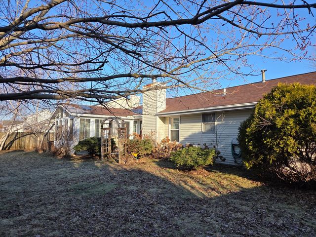 5836 LONGEST Drive, South Beloit, IL 61080