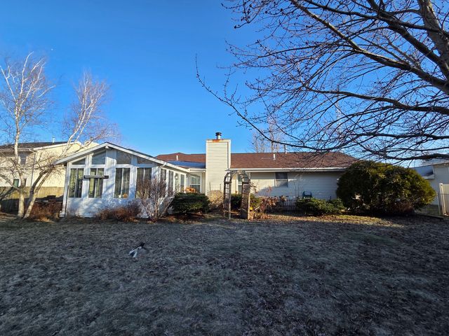 5836 LONGEST Drive, South Beloit, IL 61080