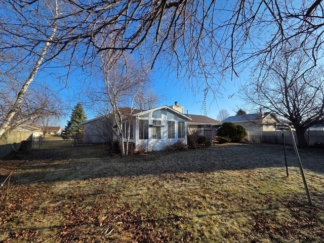 5836 LONGEST Drive, South Beloit, IL 61080