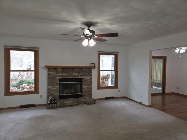 5836 LONGEST Drive, South Beloit, IL 61080