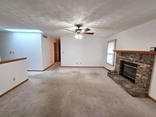 5836 LONGEST Drive, South Beloit, IL 61080