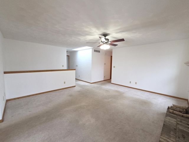 5836 LONGEST Drive, South Beloit, IL 61080