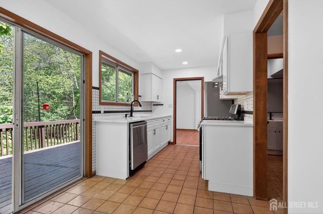 49 Morton Avenue, Monroe, NJ 08831