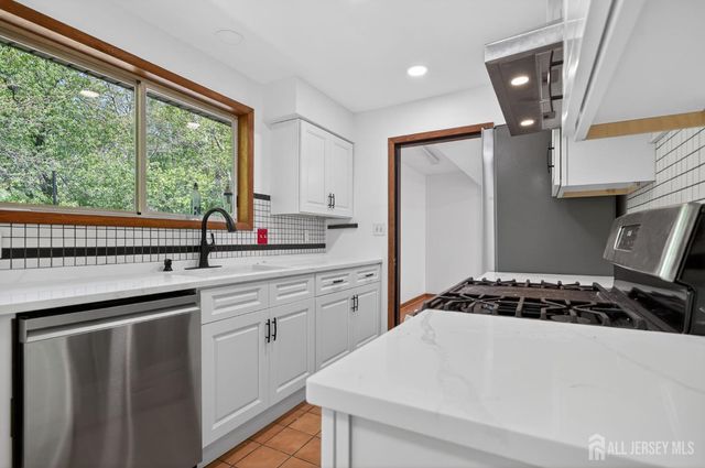 49 Morton Avenue, Monroe, NJ 08831