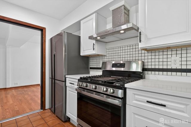 49 Morton Avenue, Monroe, NJ 08831