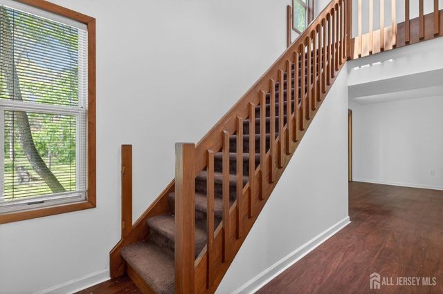 49 Morton Avenue, Monroe, NJ 08831
