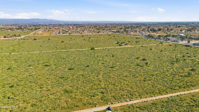 Vic 30th Stw, Lancaster, CA 93536