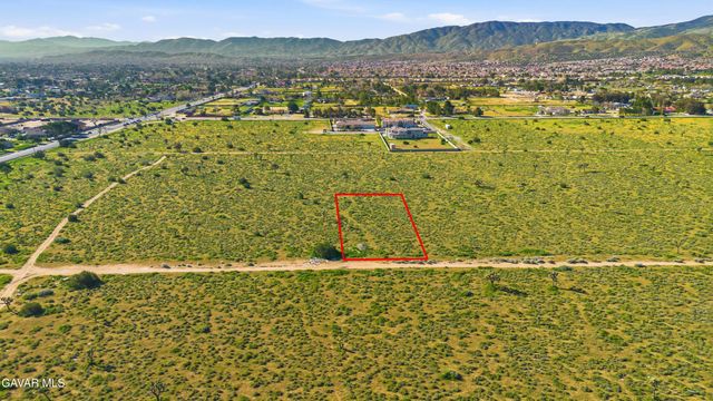 Vic 30th Stw, Lancaster, CA 93536