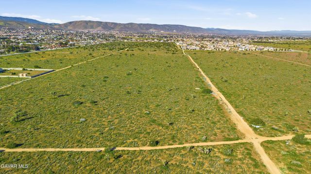 Vic 30th Stw, Lancaster, CA 93536