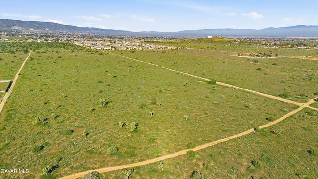 Vic 30th Stw, Lancaster, CA 93536