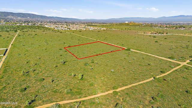 Vic 30th Stw, Lancaster, CA 93536