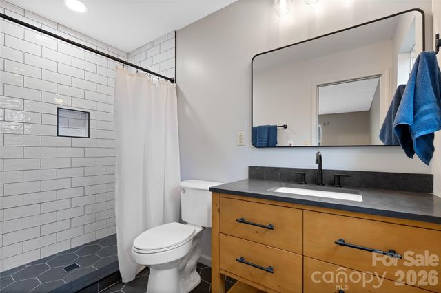 177 Country Road, Brevard, NC 28712