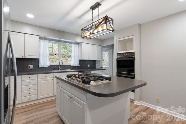 177 Country Road, Brevard, NC 28712