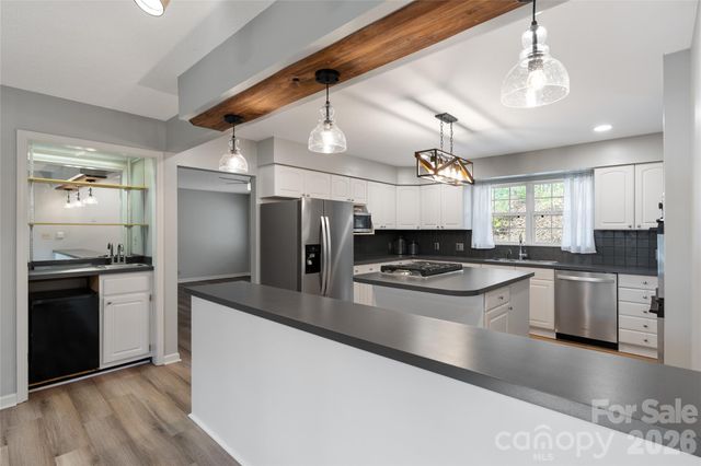 177 Country Road, Brevard, NC 28712