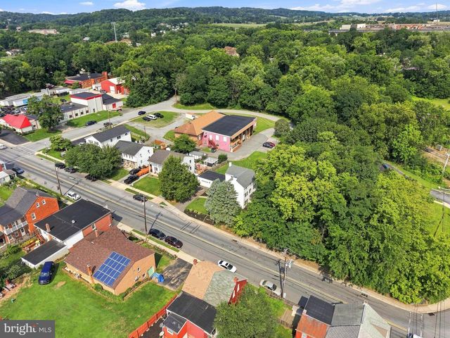 535 S 9TH ST, Columbia, PA 17512