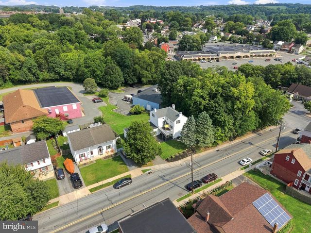 535 S 9TH ST, Columbia, PA 17512
