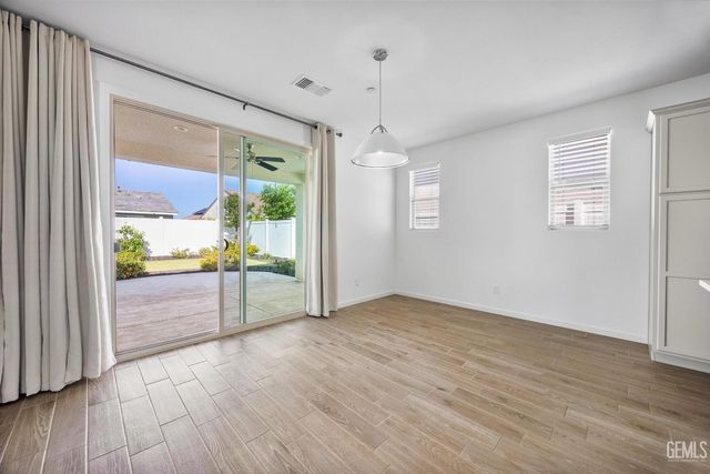 1715 Bixshire Drive, Bakersfield, CA 93311